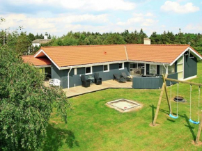 Four-Bedroom Holiday home in Blåvand 10